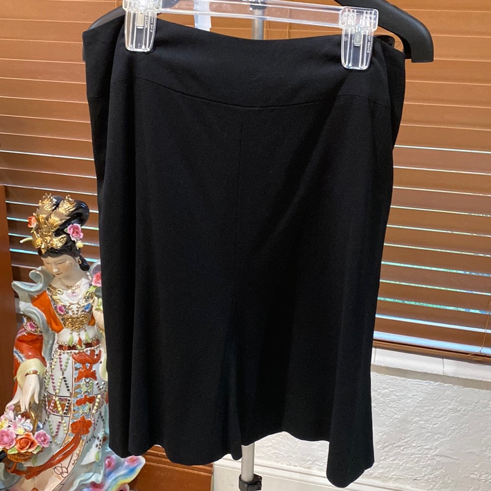 Channel elegant black skirt,beautiful!